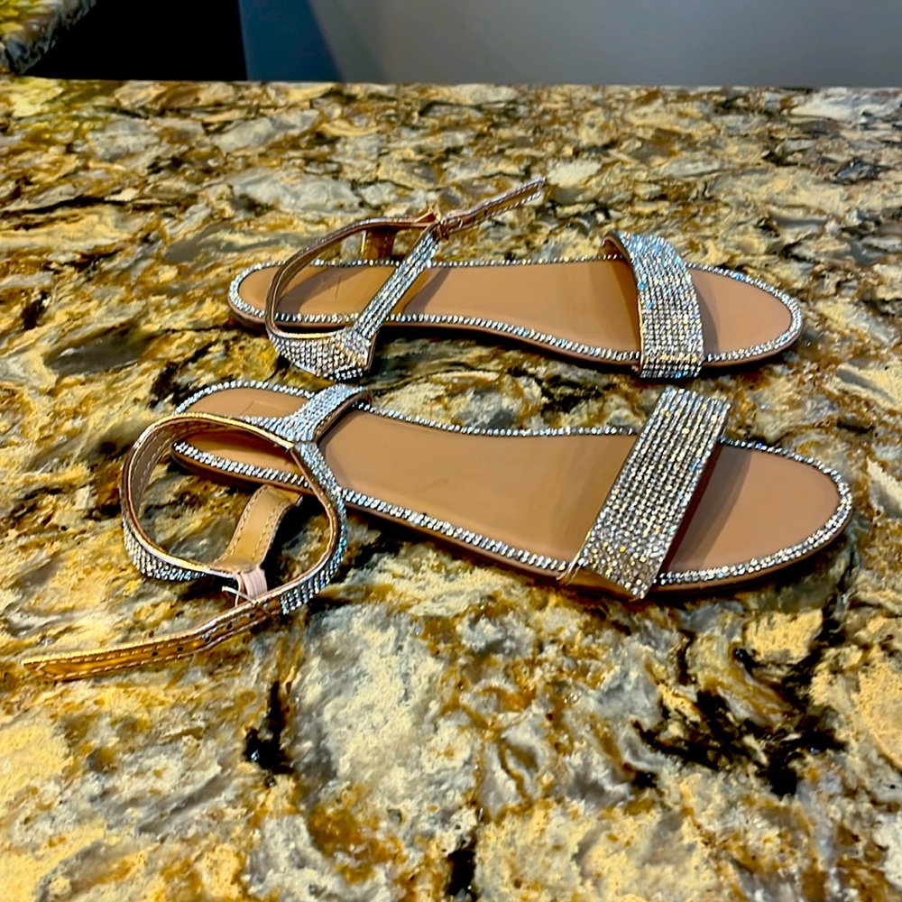 4. Brand new with tags size 8 from David’s bridal
